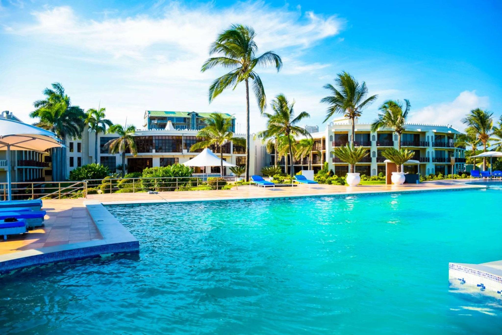 Golden Tulip Dar Es Salaam Hotel Exterior foto