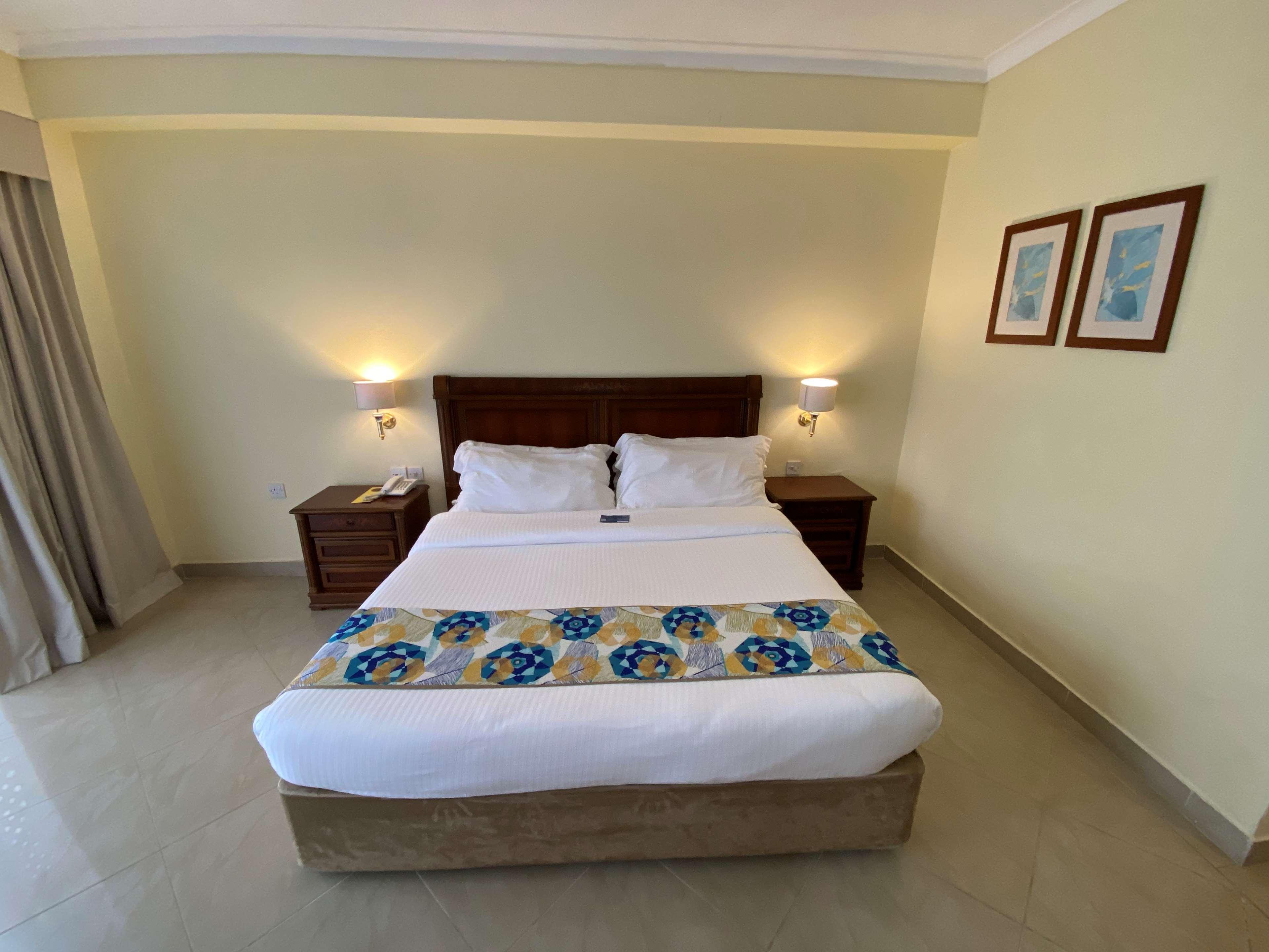 Golden Tulip Dar Es Salaam Hotel Exterior foto