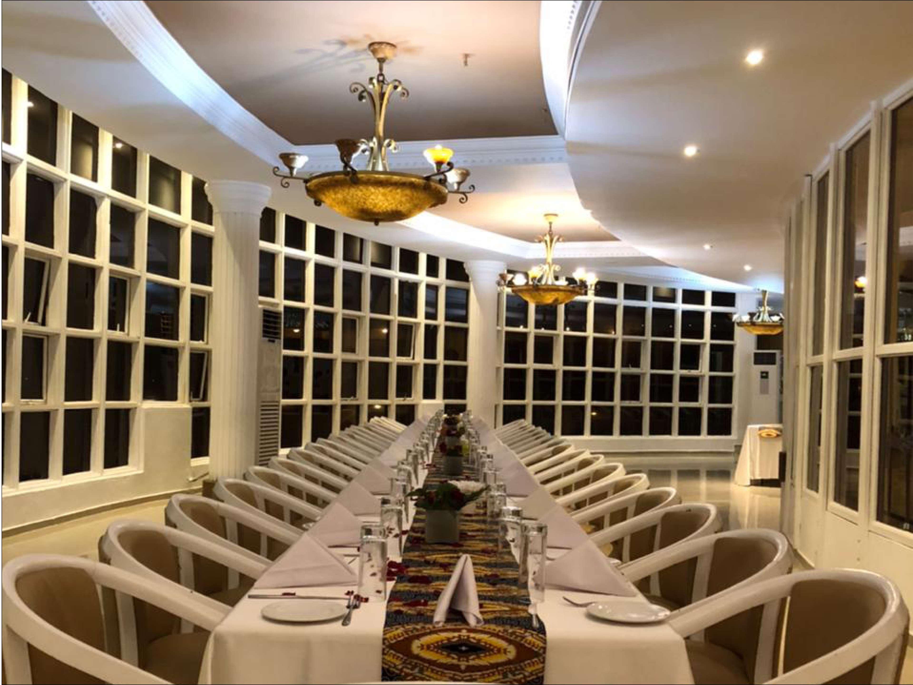 Golden Tulip Dar Es Salaam Hotel Exterior foto