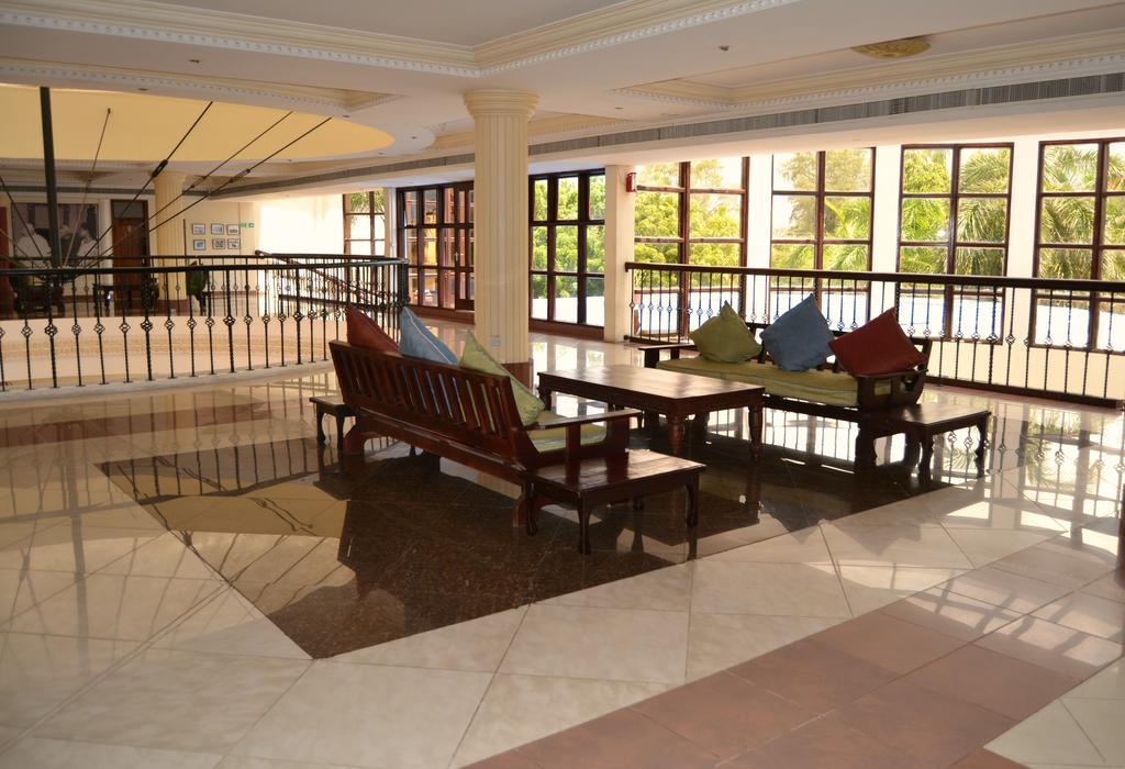 Golden Tulip Dar Es Salaam Hotel Exterior foto