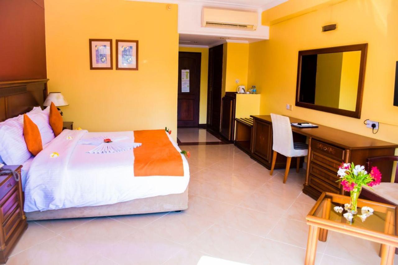 Golden Tulip Dar Es Salaam Hotel Exterior foto